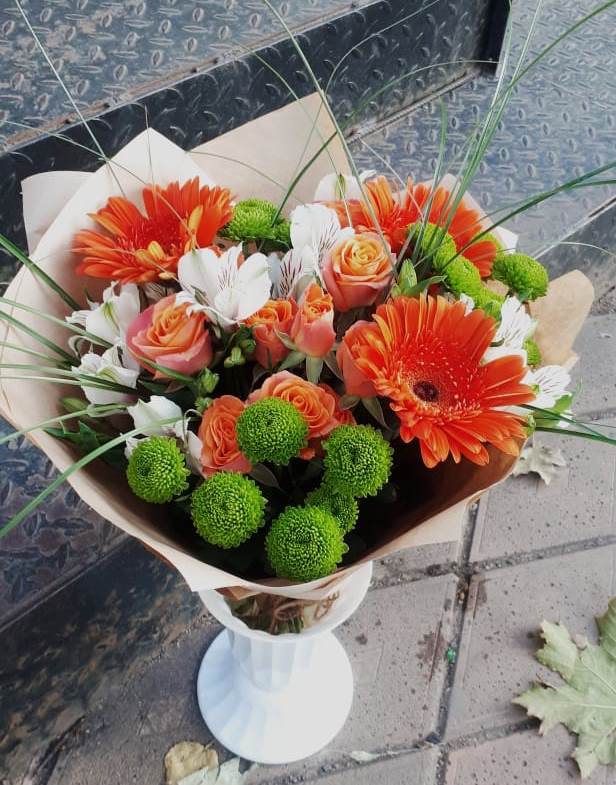 Букет цветов из: Герберы, Хризантемы, Альстромерии и Розы в Рудногорске