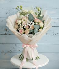 Букет цветов из:  Розы и Лизиантусы в Рудногорске