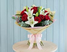 Букет цветов из:  Лилии и Розы в Рудногорске