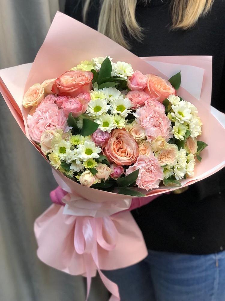 Букет цветов из: Гвоздики, Розы и Хризантемы в Рудногорске