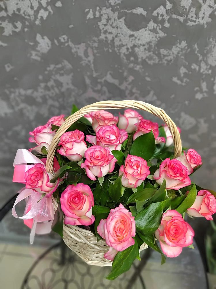 Цветочная композиция из Розы в корзине в Рудногорске