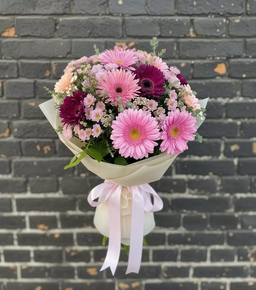 Букет цветов из: Герберы и Хризантемы в Рудногорске