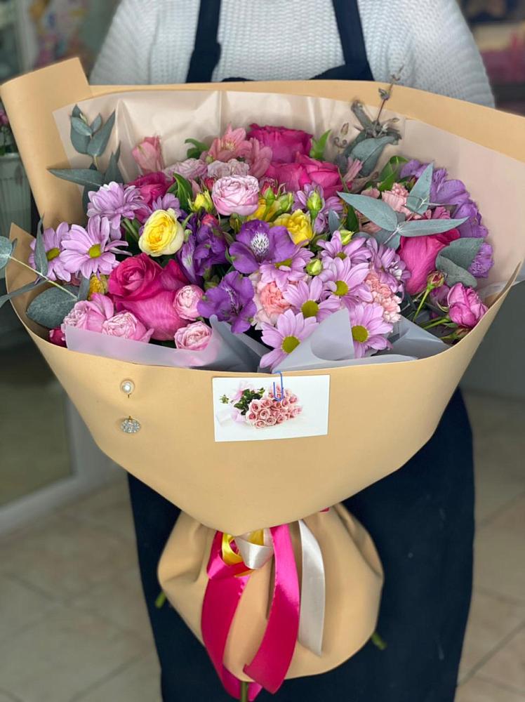 Букет цветов из: Хризантемы, Гвоздики и Альстромерии в Рудногорске