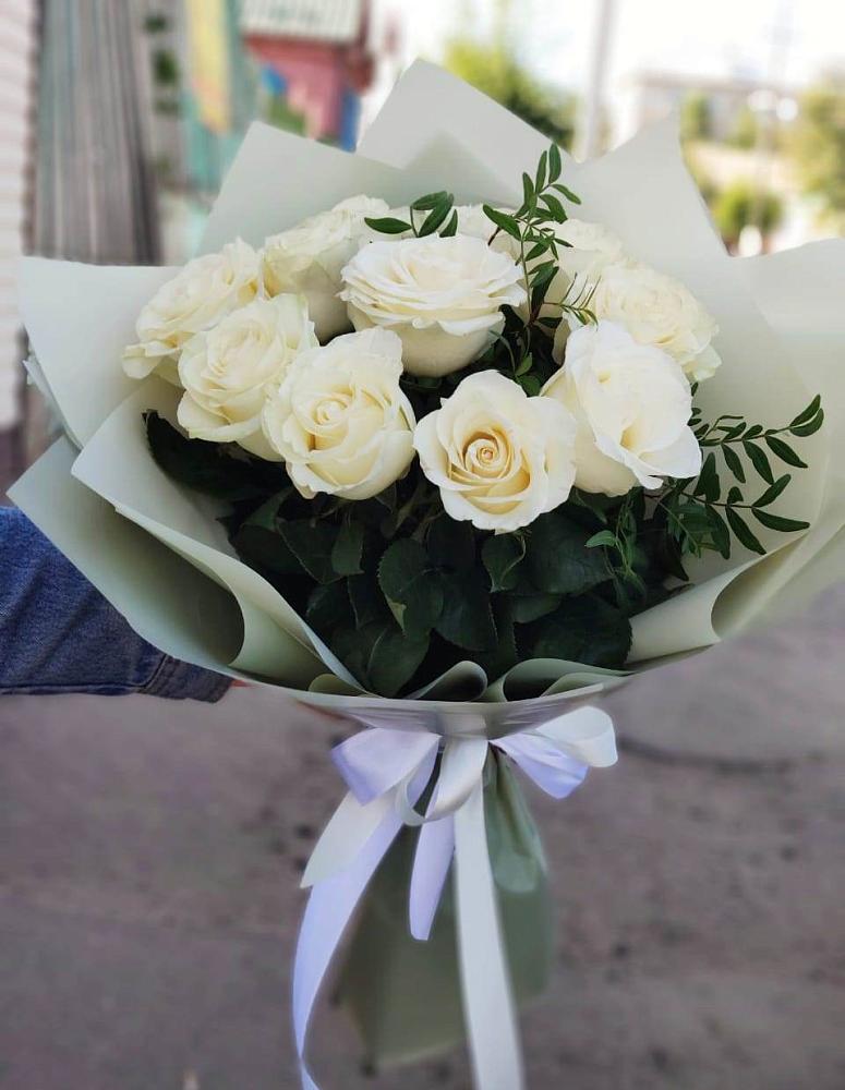 Букет Белые розы Проуд в Рудногорске