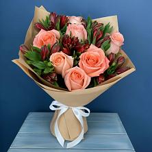 Букет цветов из:  Розы и Альстромерии в Рудногорске