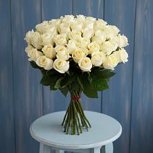 Букет 51 Белая роза Эдлесс Лав в Рудногорске