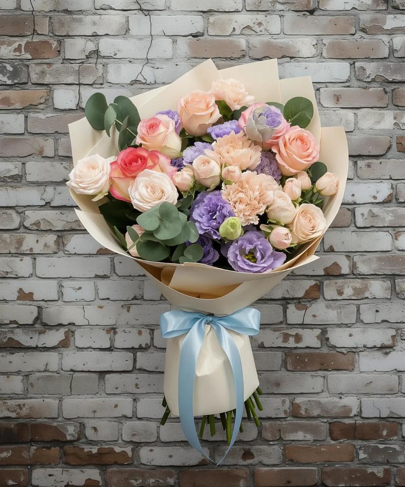 Букет цветов из: Розы, Лизиантусы и Гвоздики в Рудногорске