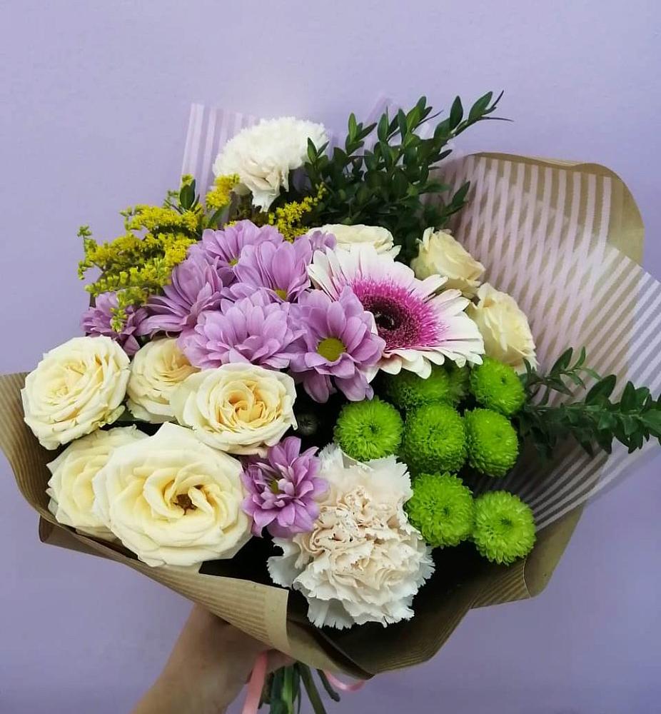 Букет цветов из: Хризантемы, Розы, Гвоздики и Герберы в Рудногорске