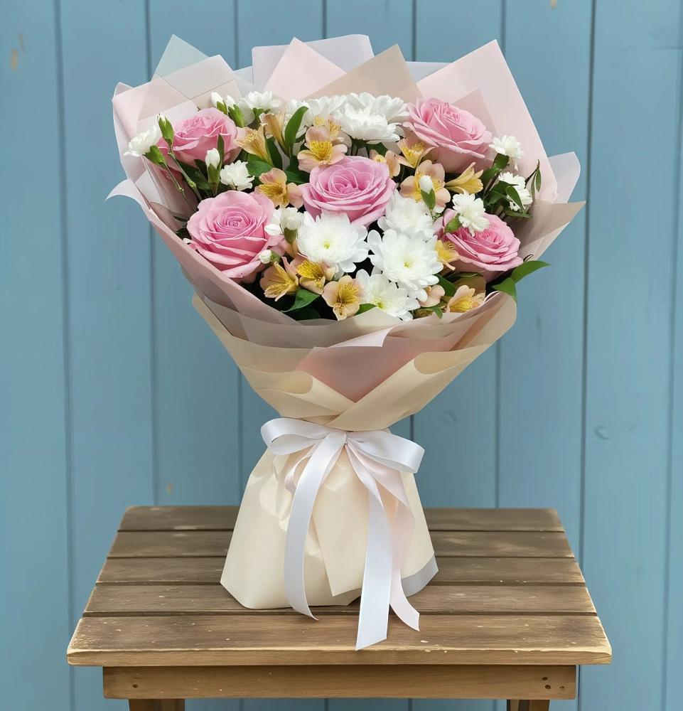 Букет цветов из: Гвоздики, Орхидеи и Розы в Рудногорске