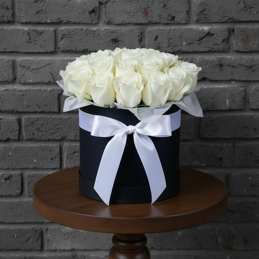 Цветочная композиция из Розы в шляпной коробке в Рудногорске