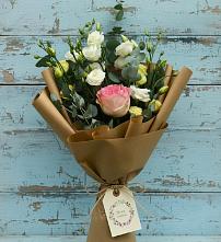 Букет цветов из:  Розы и Лизиантусы в Рудногорске