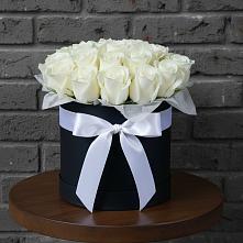 Цветочная композиция из Розы в шляпной коробке в Рудногорске