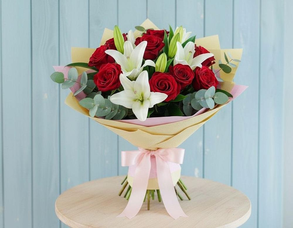 Букет цветов из: Лилии и Розы в Рудногорске